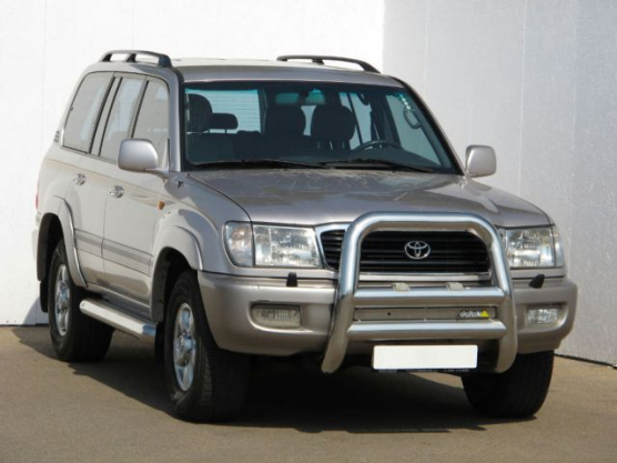 Toyota Land Cruiser 100 (1997–2007) - recenze