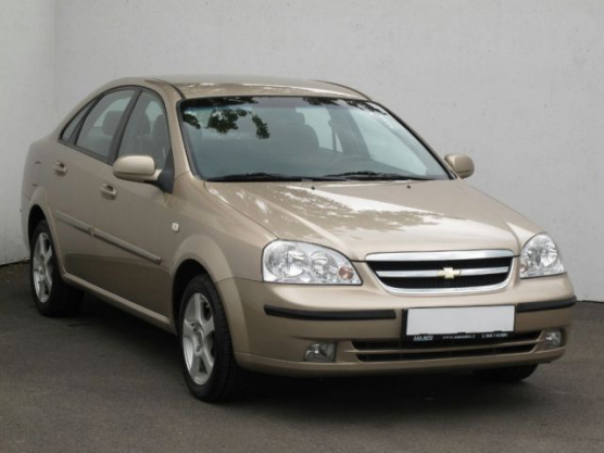 Chevrolet Lacetti (Daewoo Lacetti) (2003–2009) - recenze