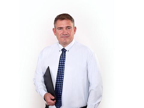 Robert Strausz