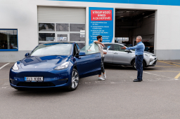 Vyměnte svůj vůz v AAA AUTO. Podívejte se, jak výměna probíhá
