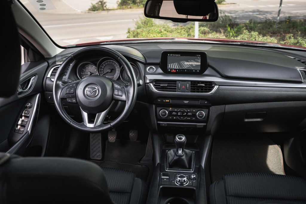 Mazda 6
