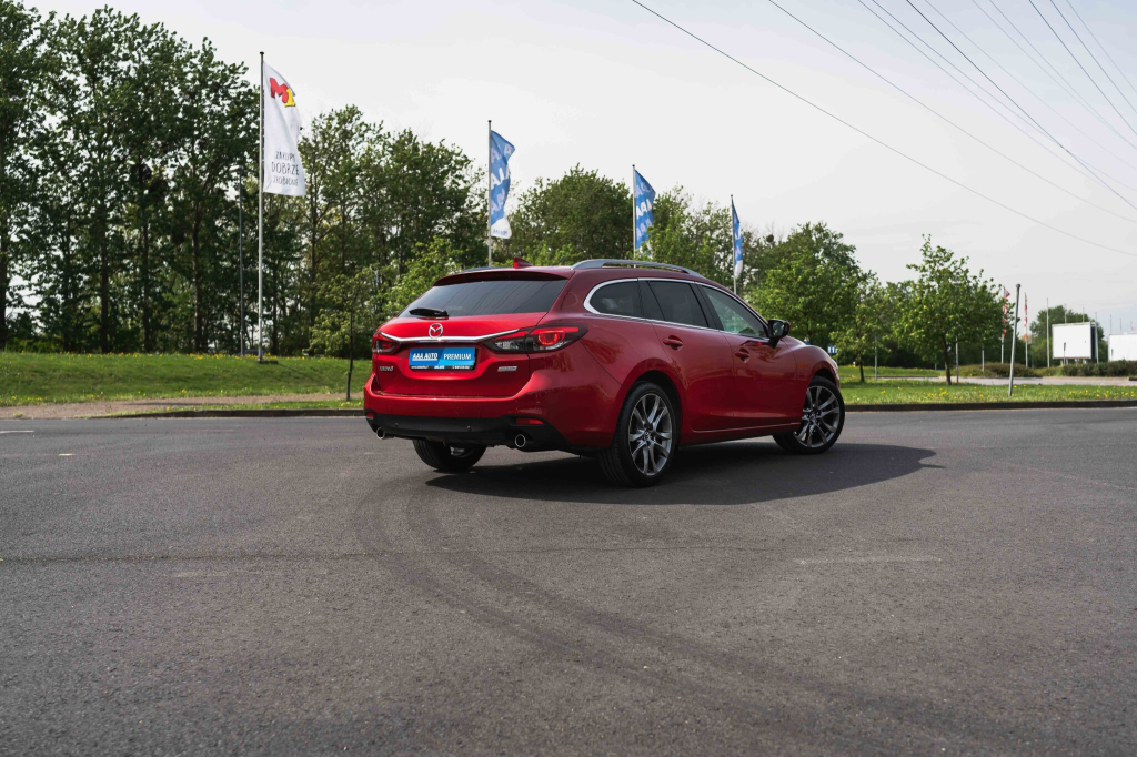 Mazda 6