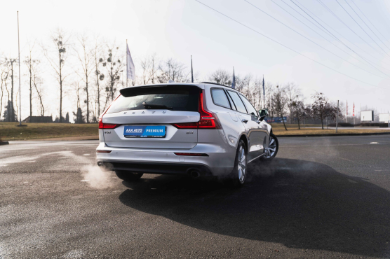 Volvo V60 B4