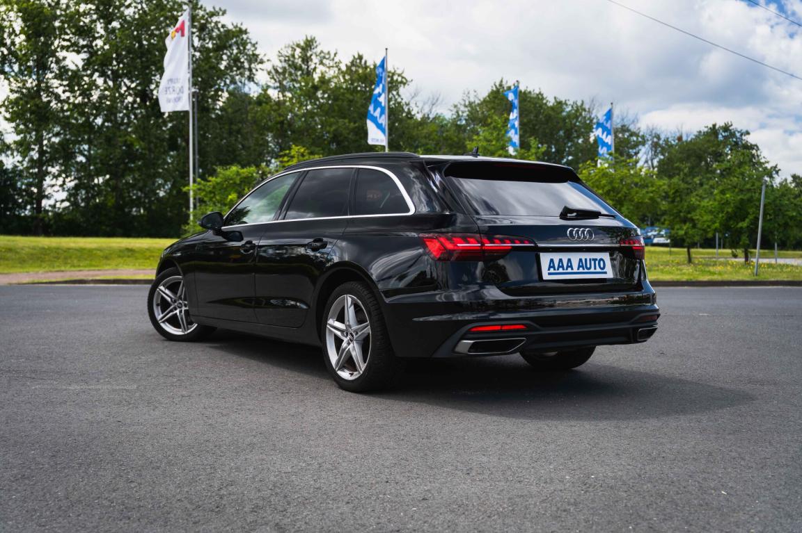 Audi A4, 2021