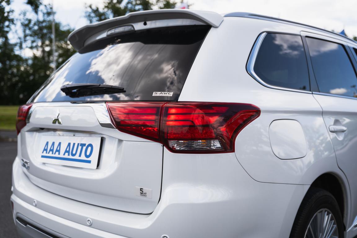 Mitsubishi Outlander, 2020