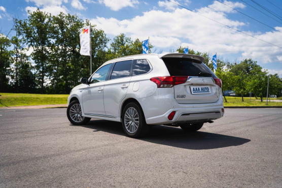 Mitsubishi Outlander 2.4 PHEV