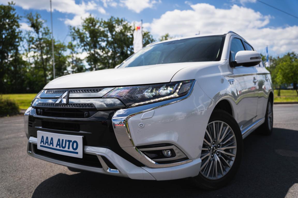 Mitsubishi Outlander, 2020