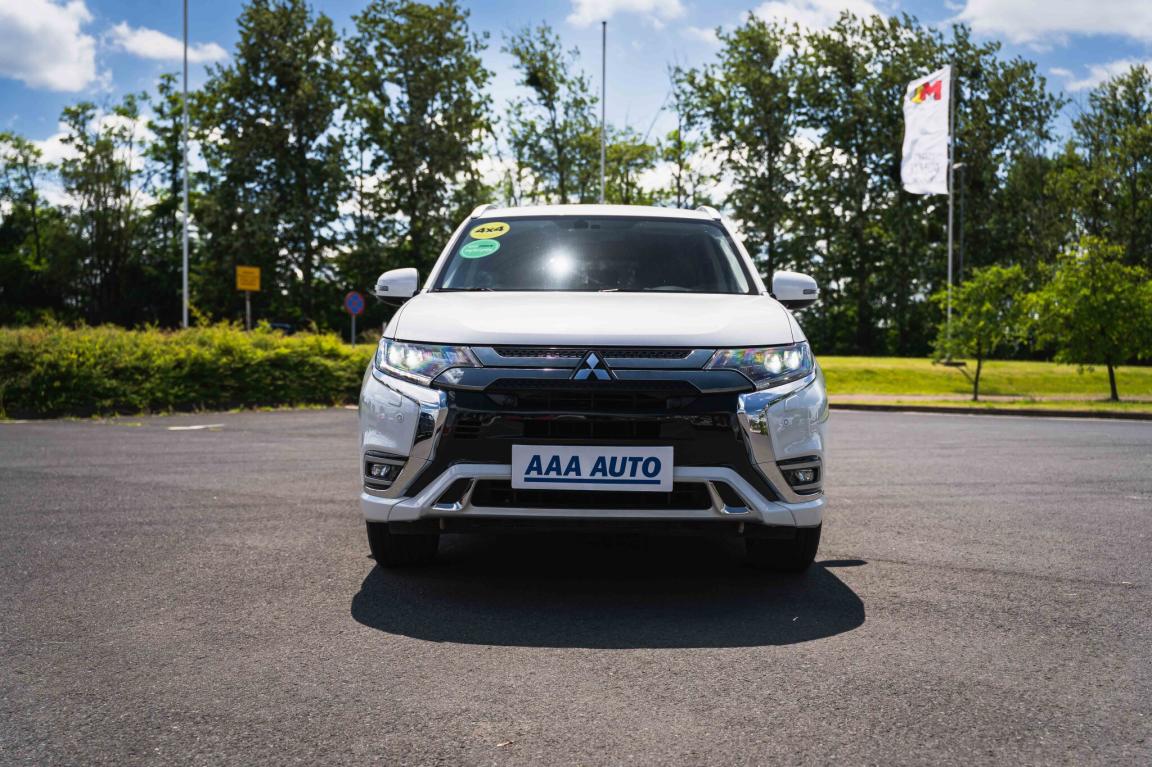 Mitsubishi Outlander, 2020