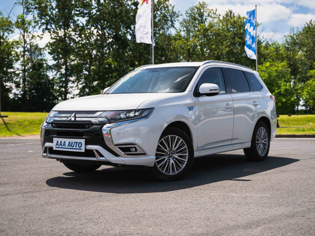 Mitsubishi Outlander, 2020