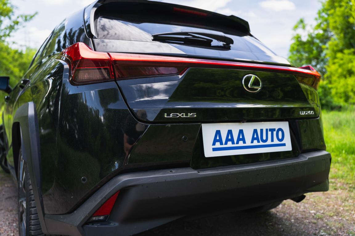 Lexus UX, 2020