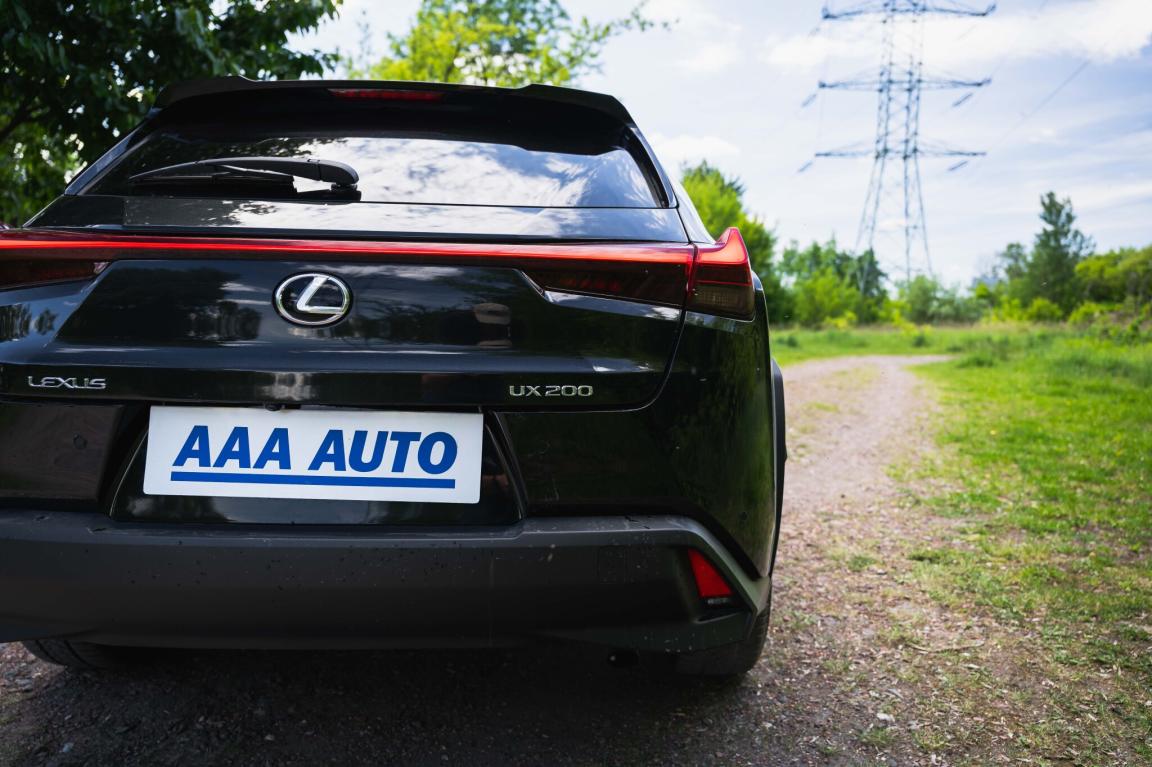 Lexus UX, 2020