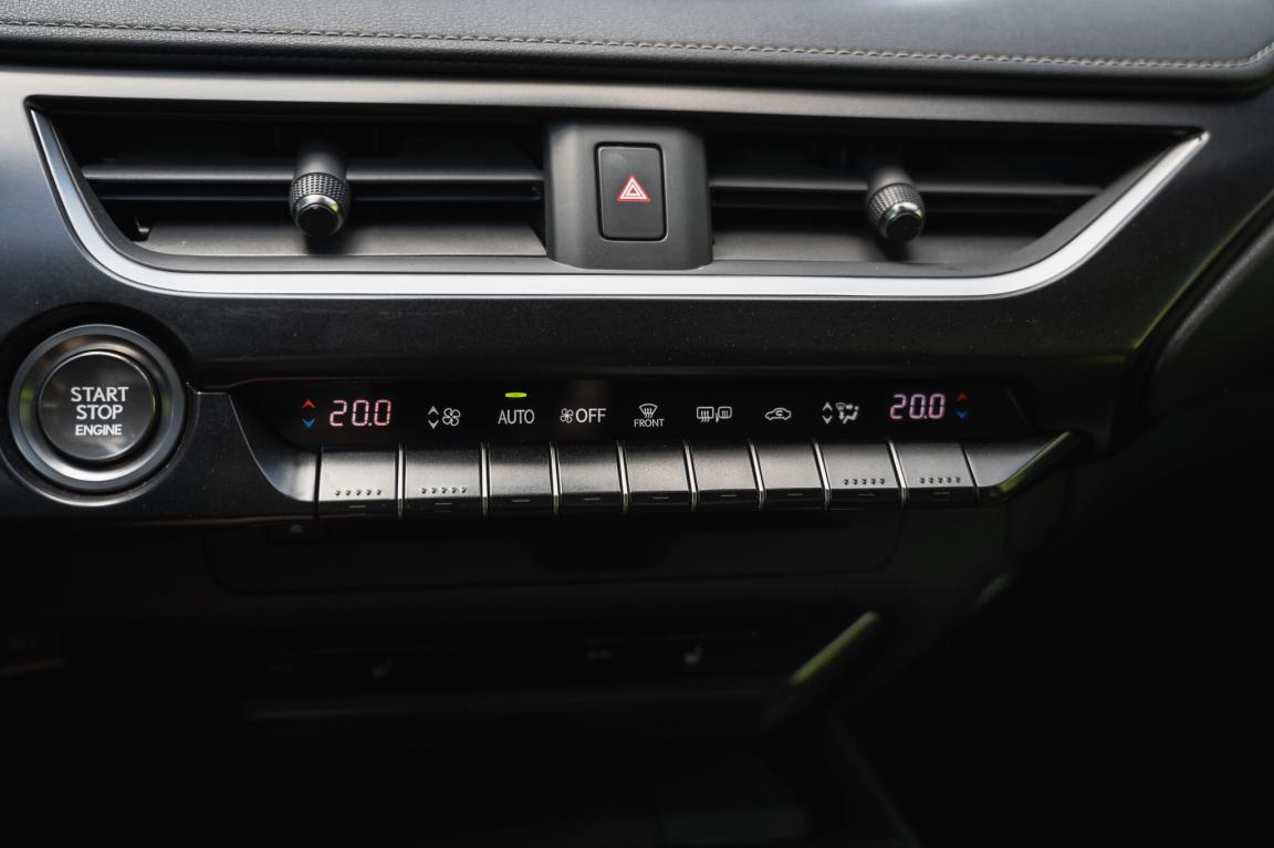 Lexus UX, 2020