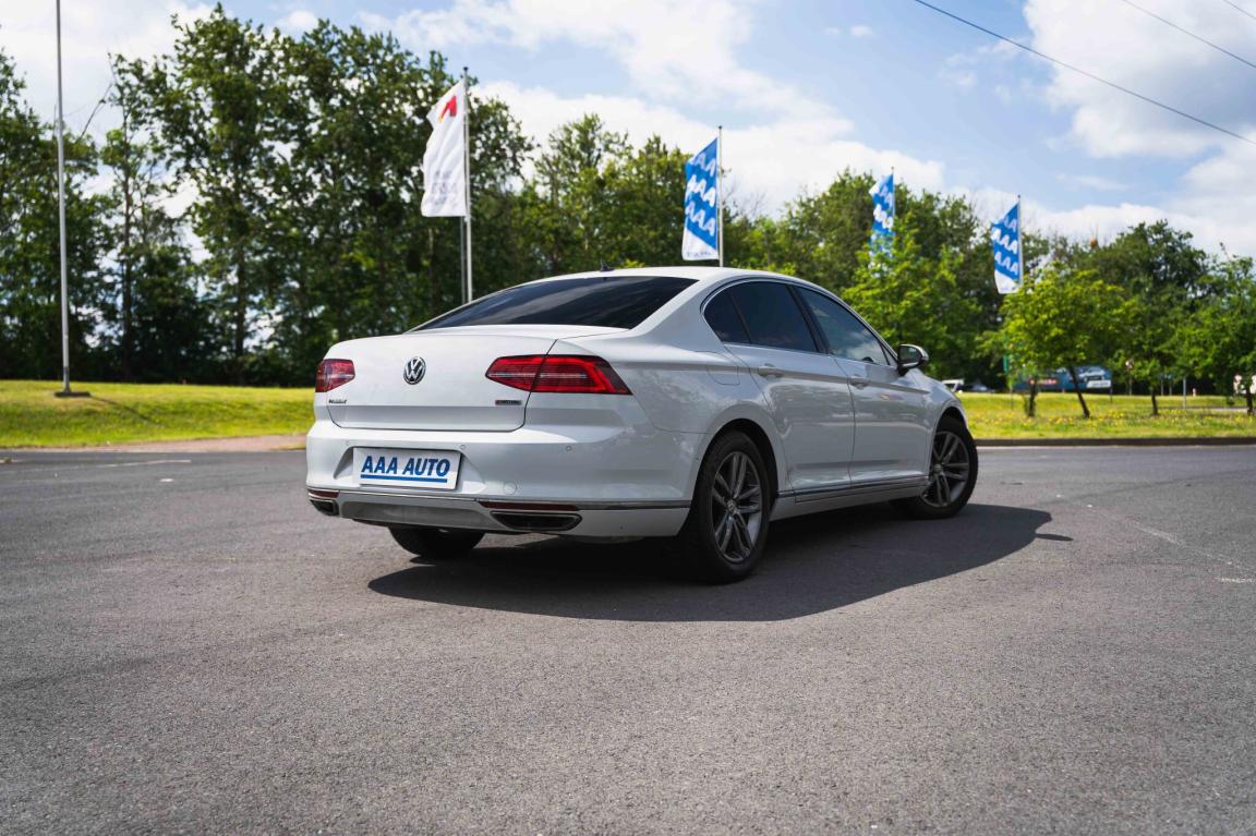 Volkswagen Passat, 2019
