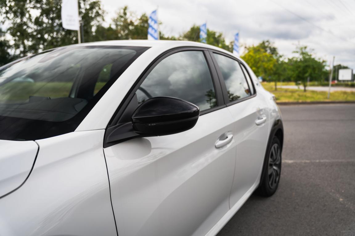 Peugeot e-208, 2023