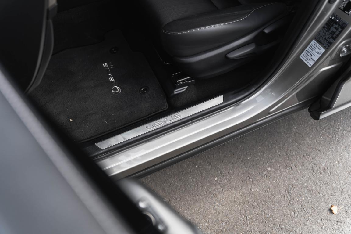 Lexus NX, 2021