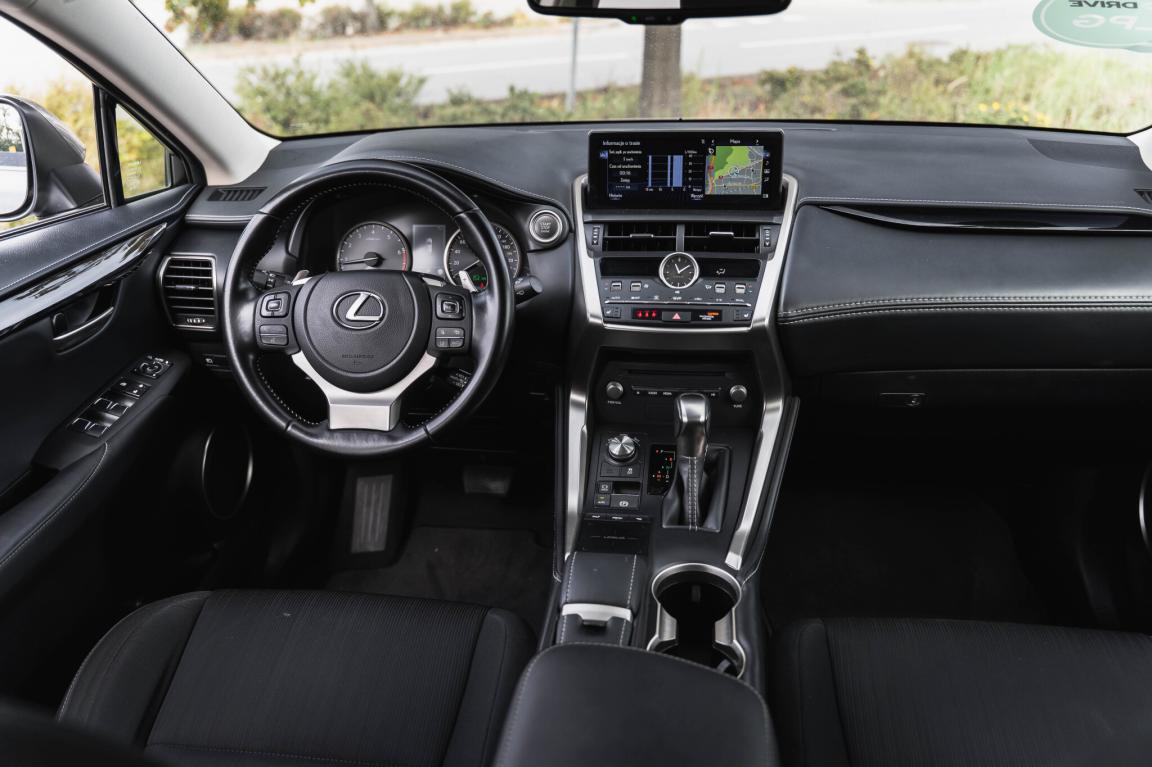 Lexus NX, 2021
