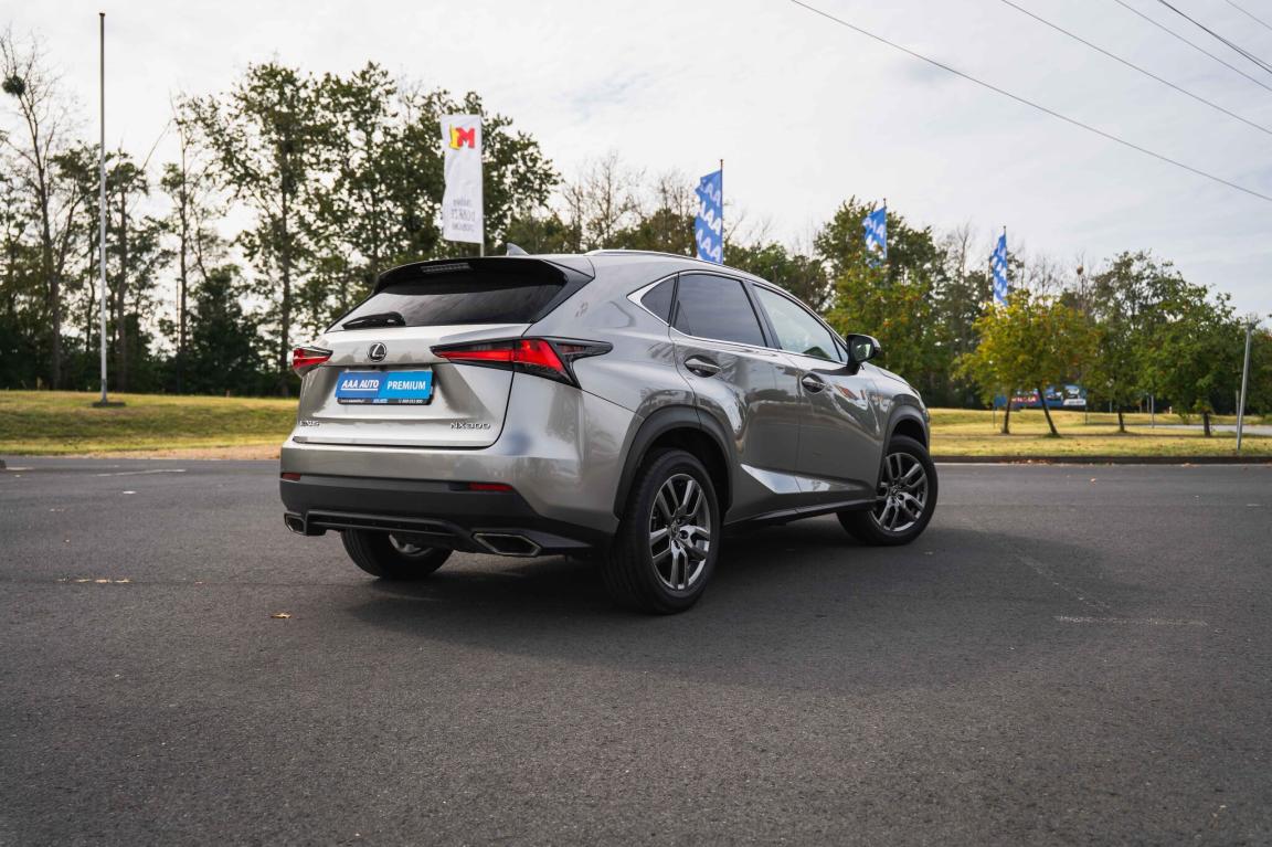 Lexus NX, 2021