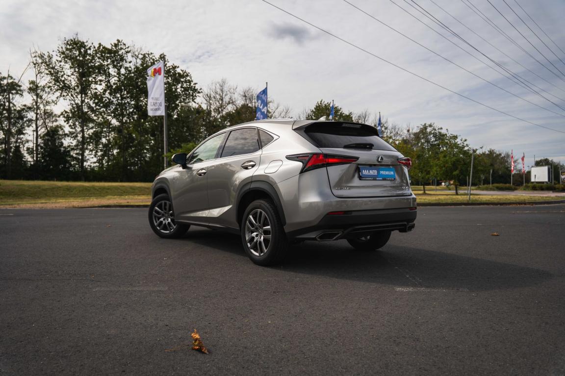 Lexus NX, 2021