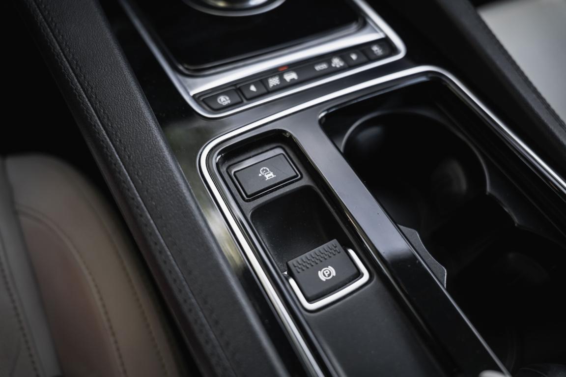 Jaguar F-Pace, 2020