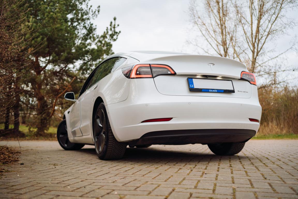 Tesla Model 3, 2020
