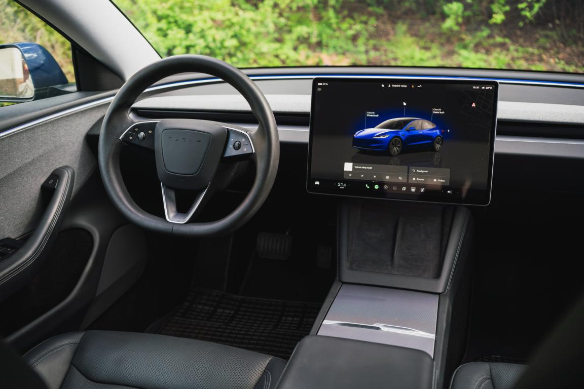Tesla Model 3, 2023