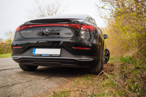Mercedes-Benz EQE 300