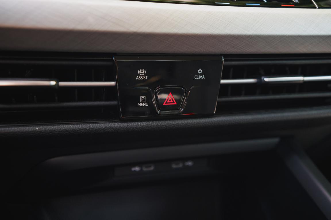 Volkswagen Golf, 2023