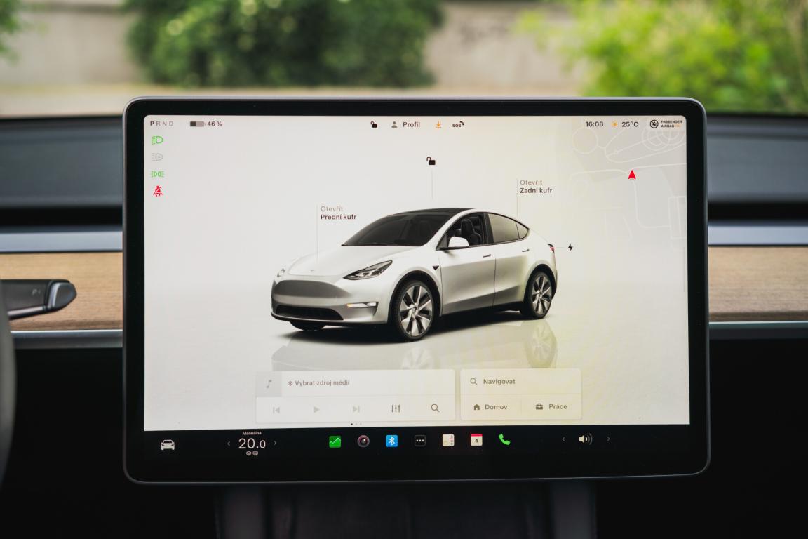 Tesla Model Y, 2022