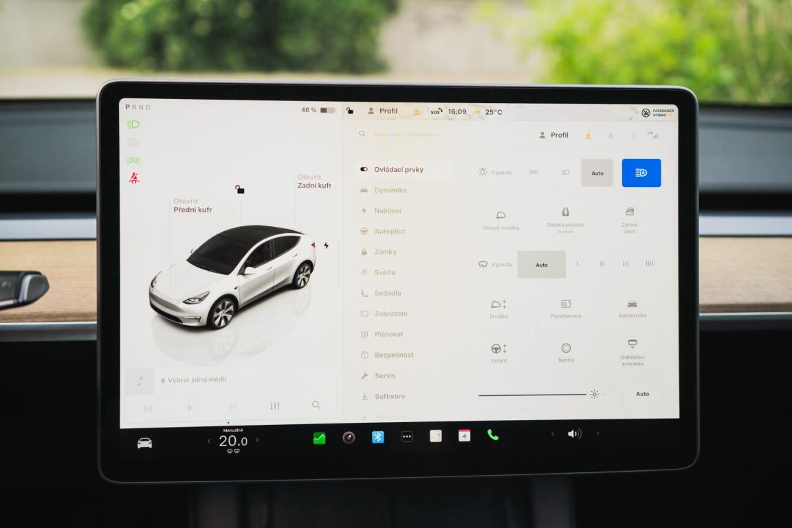 Tesla Model Y, 2022