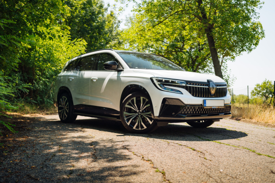 Renault Espace E-Tech FHEV 200