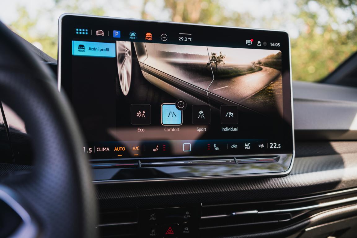 Volkswagen Golf, 2025