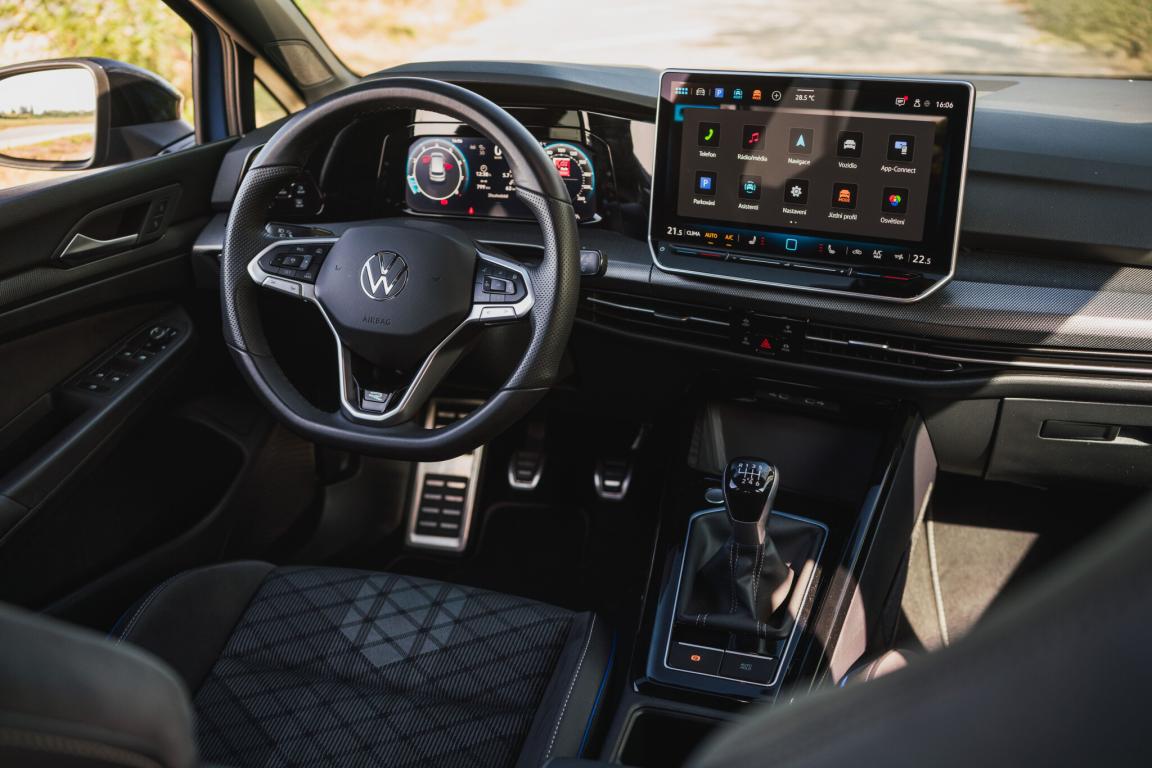 Volkswagen Golf, 2025