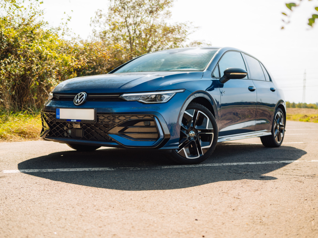 Volkswagen Golf, 2025