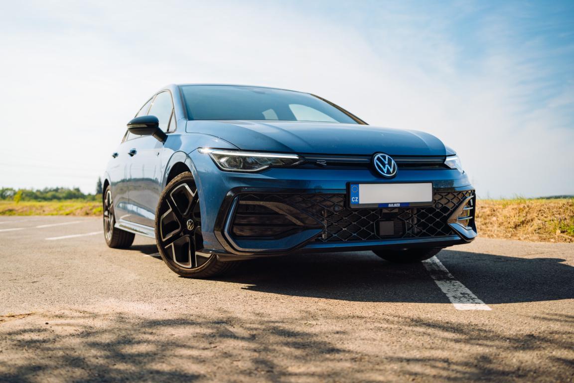 Volkswagen Golf, 2025